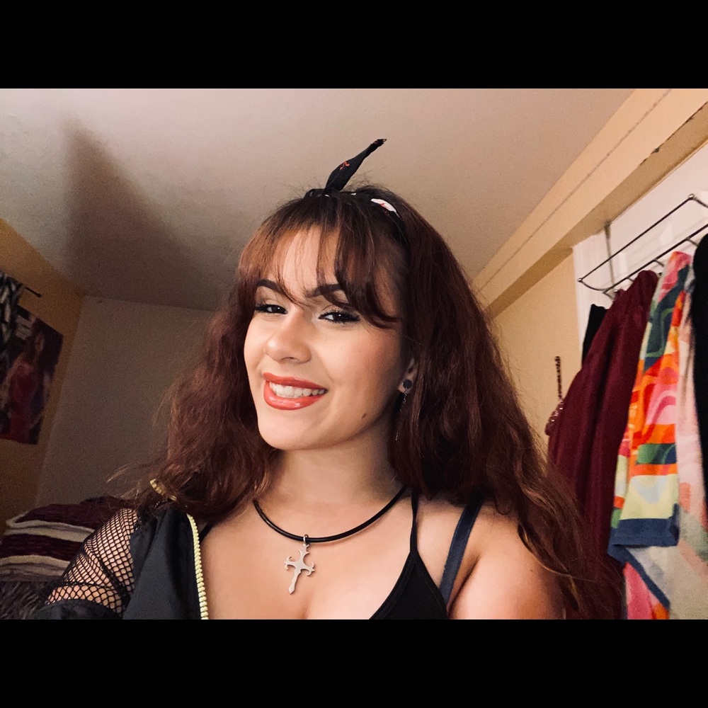Meet your Posher, Esmeralda